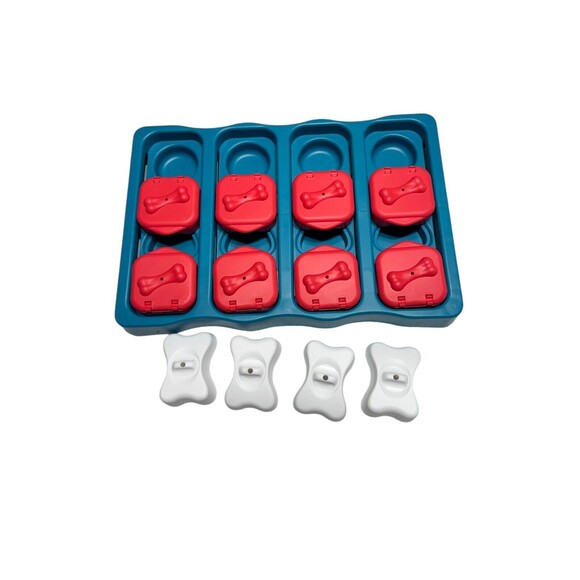 Dog Treat Puzzle‎ Outward Hound 20 Hidden Treat Compartments Skill Level 2 - Picture 4 of 12